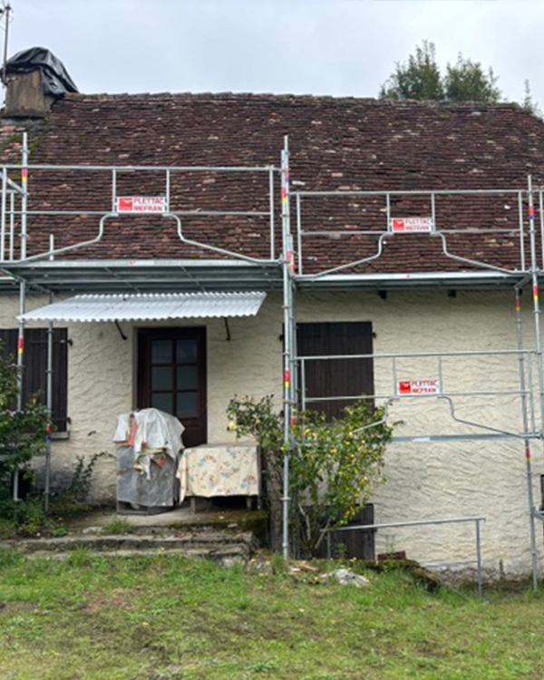 Démoussage et traitement hydrofuge de toiture à Glandon